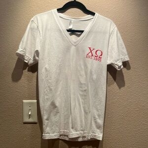 University Tees Women’s Sorority Chi Omega V Neck Tee T Shirt Size Small